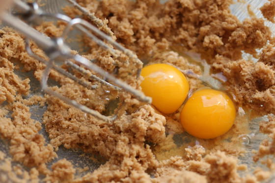 creaming sugars and eggs
