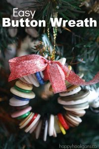 Easy button wreath ornament for kids to make - Happy Hooligans