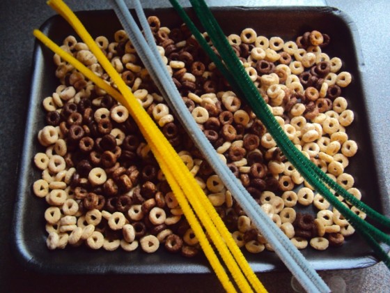 cheerios and pipe cleaners 