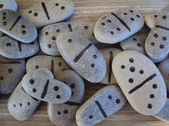 domino stones