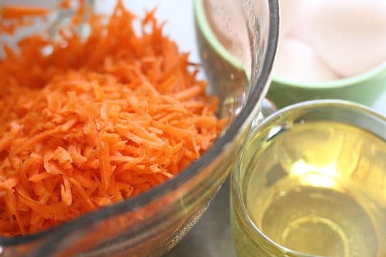 grated carrots, oil, eggs