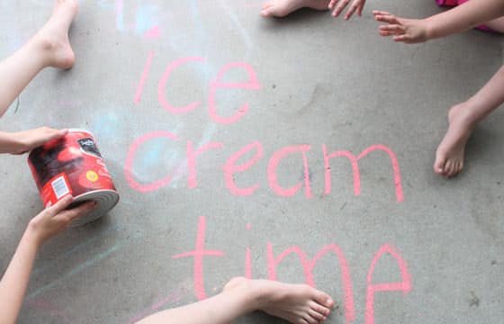 kids Rolling a tin to make ice cream