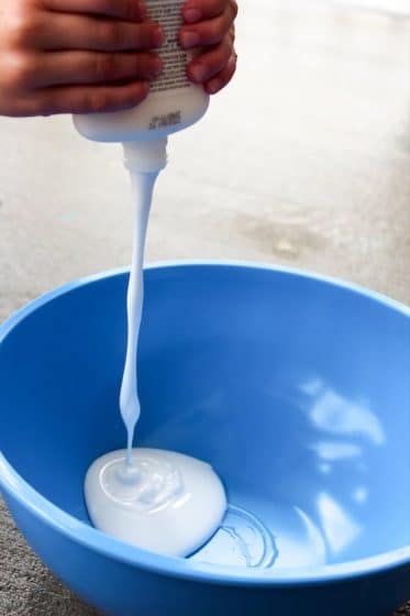 adding glue to borax and water to make slime