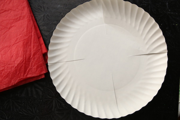 paper plate 4 slits cut for poppy petals
